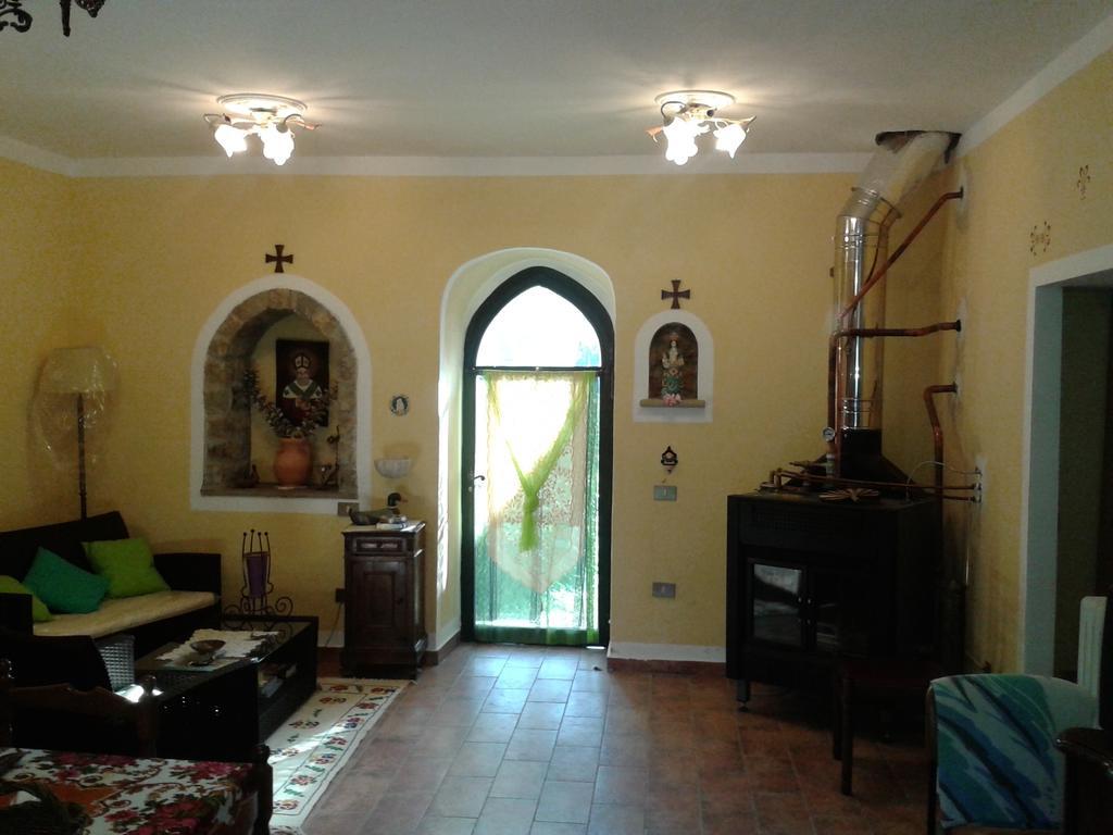 B&b San Nicola Serramazzoni Exterior foto