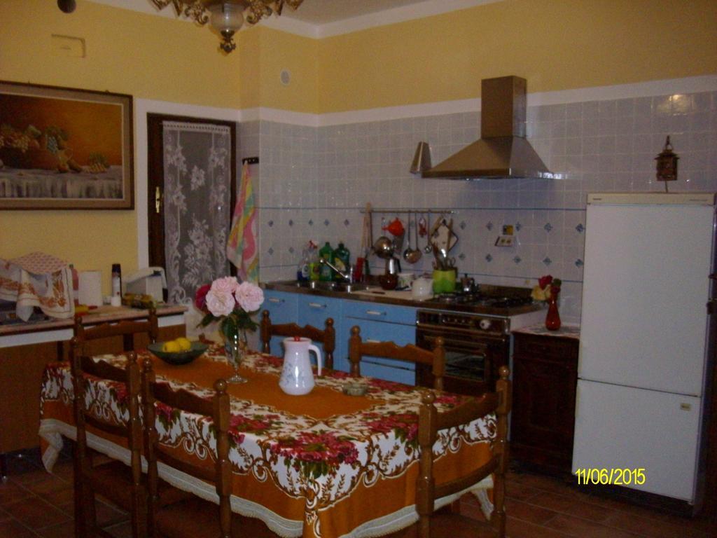 B&b San Nicola Serramazzoni Exterior foto